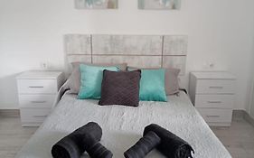 Precioso Apartamento Residencial Piscina Jardines